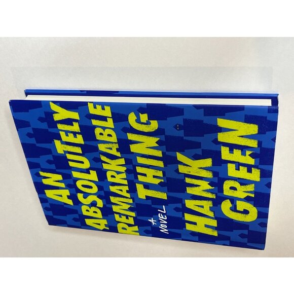 An Absolutely Remarkable Thing Hank Green Hardcover Science Fiction Fantasy Book - Picture 4 of 5